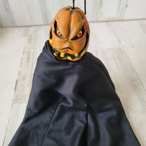 Paper magic group AS IS jack o lantern hanging head Halloween scary decor - Picture 1 of 6